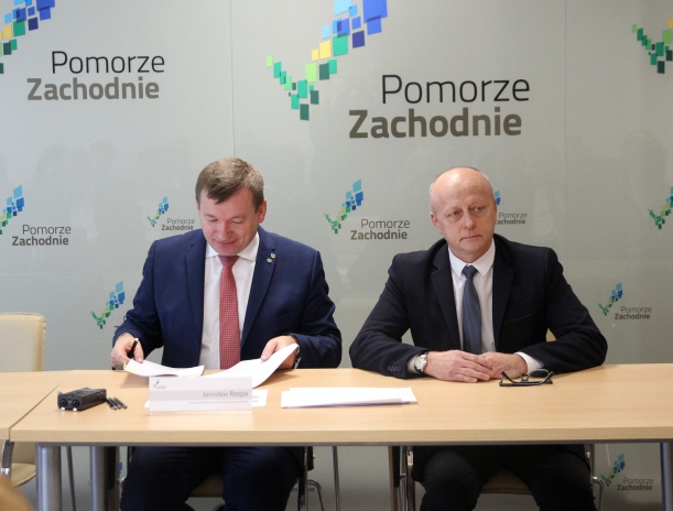 - Cieszę się, że kolejne środki z Programu Operacyjnego „Rybactwo i Morze” pomogą zachodniopomorskim beneficjentom w realizacji różnych ciekawych inicjatyw - mówił wicemarszałek Jarosław Rzepa 