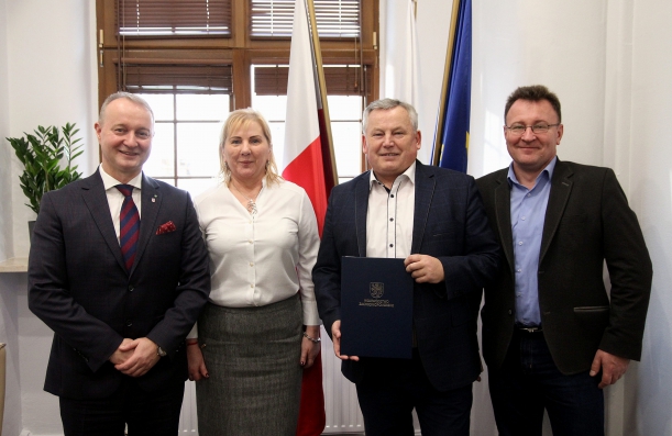 wicemarszałek O.Kustosz i przedstawiciele gminy Przelewice