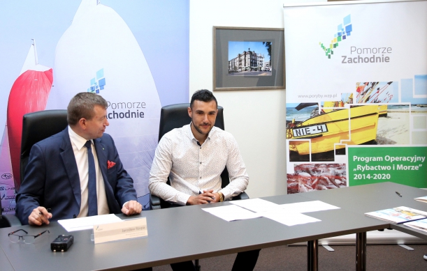 Umowy na dofinansowanie działań podpisał z beneficjentami 16 maja br. wicemarszałek województwa Jarosław Rzepa. 