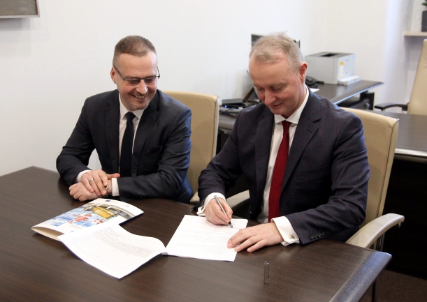 podpisanie umowy na unijne wsparcie